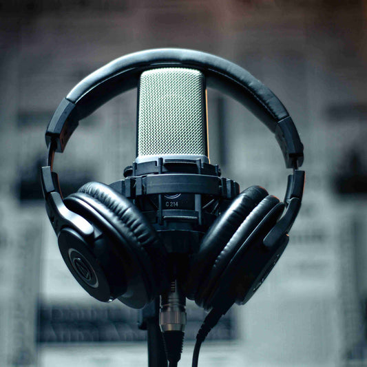 4 Benefits of Listening to Audio Through Headphones